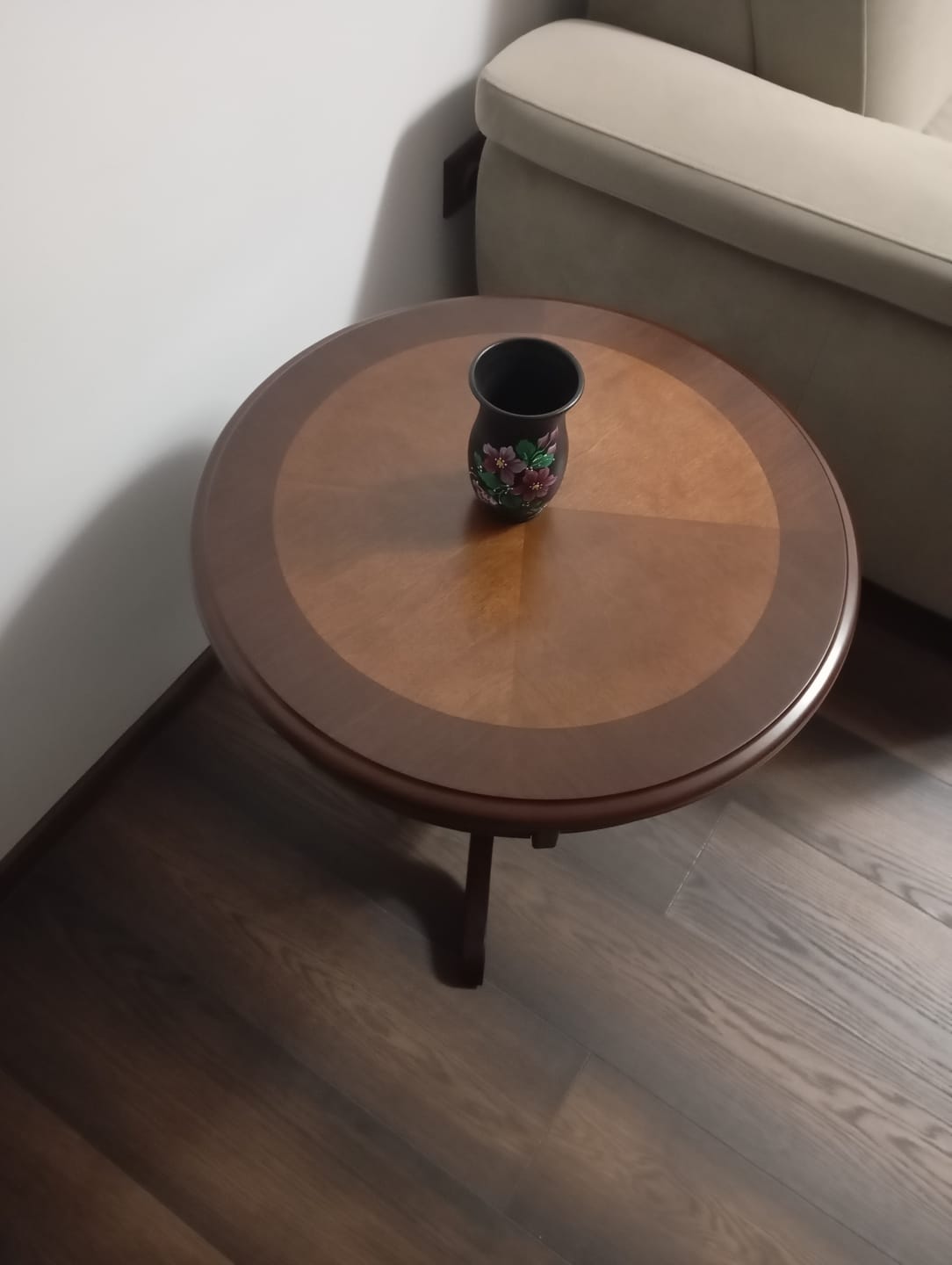 Customer photo review of Masuta de cafea vintage NEVADA D, nuc inchis, 60x55 cm