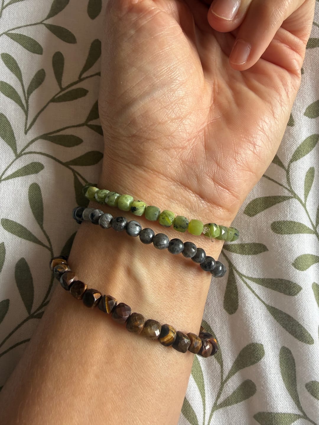 Customer photo review of Pulsera de Ojo de Tigre (4 mm Facetada)