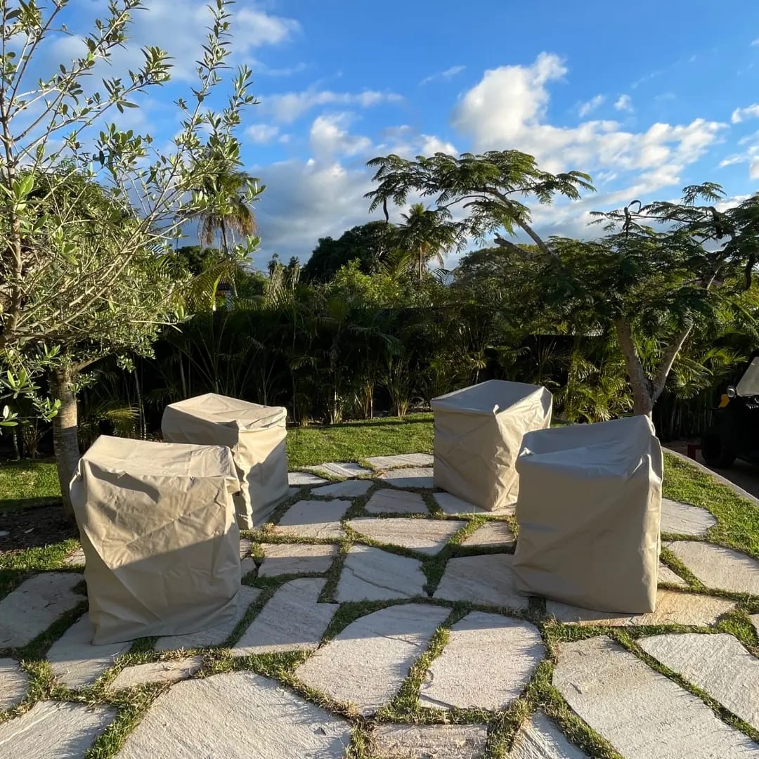 Customer photo review of Capa para Móveis de Jardim Oxford 420D Bege Impermeável