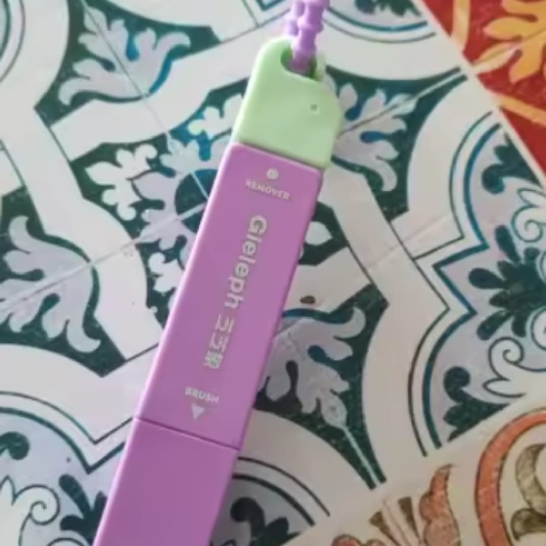 Customer photo review of Lápiz Quitamanchas Instantáneo 2 en 1