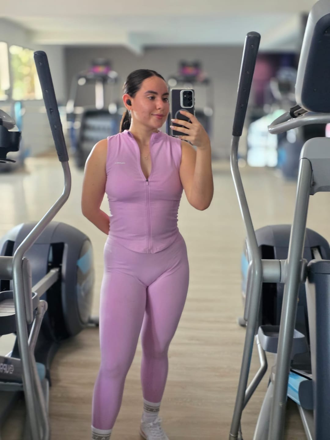 Customer photo review of W4342 - Pulse Seamless Zip Tank