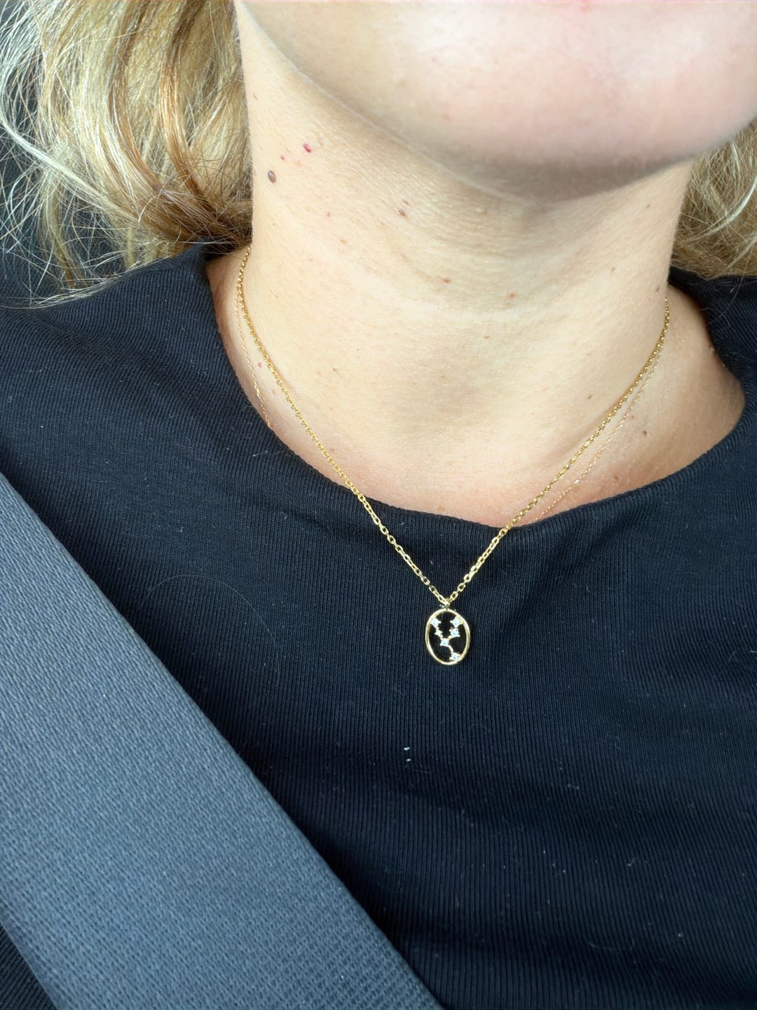 Customer photo review of Collar Signos Brillantes