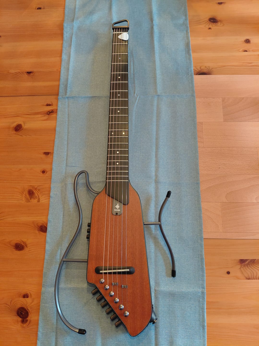 Customer photo review of Donner HUSH I EVO2 Ultraleicht Unterwegs Reisegitarre