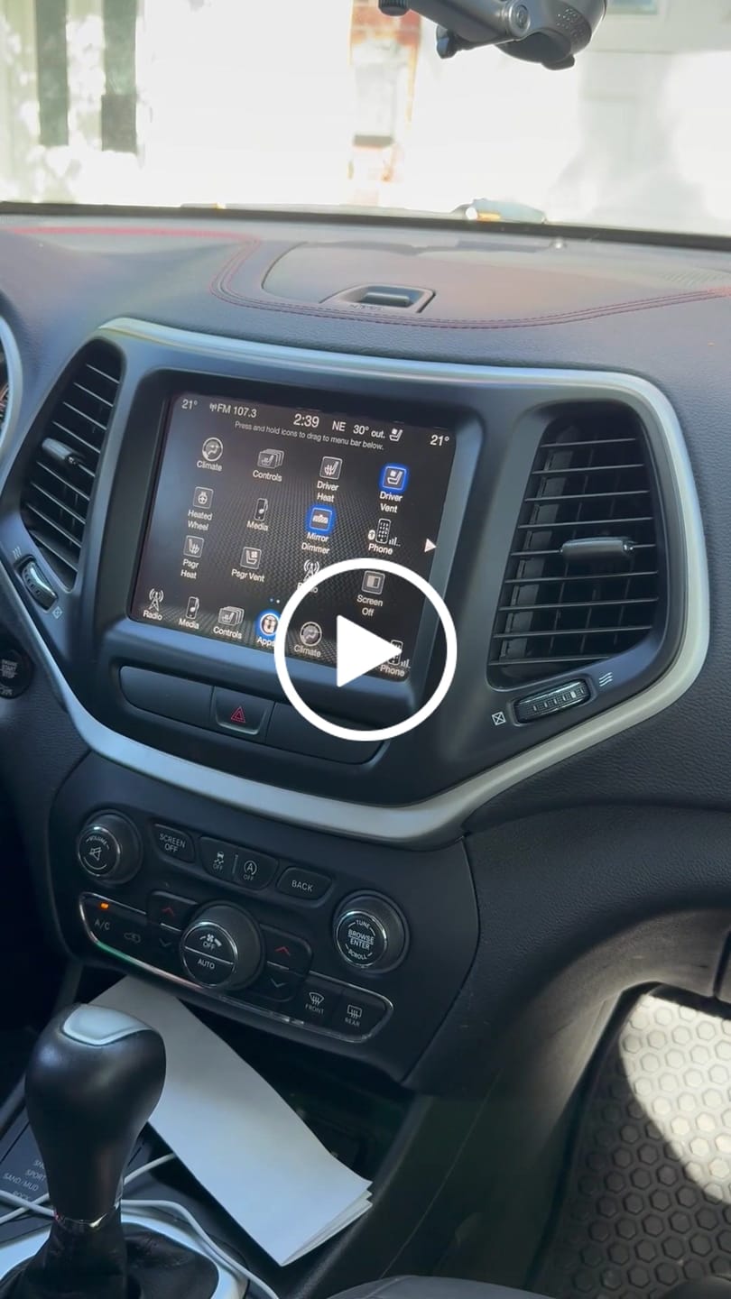 Customer video review of Jeep Cherokee with UConnect 8.4" — Wireless Apple CarPlay & Android Auto Module