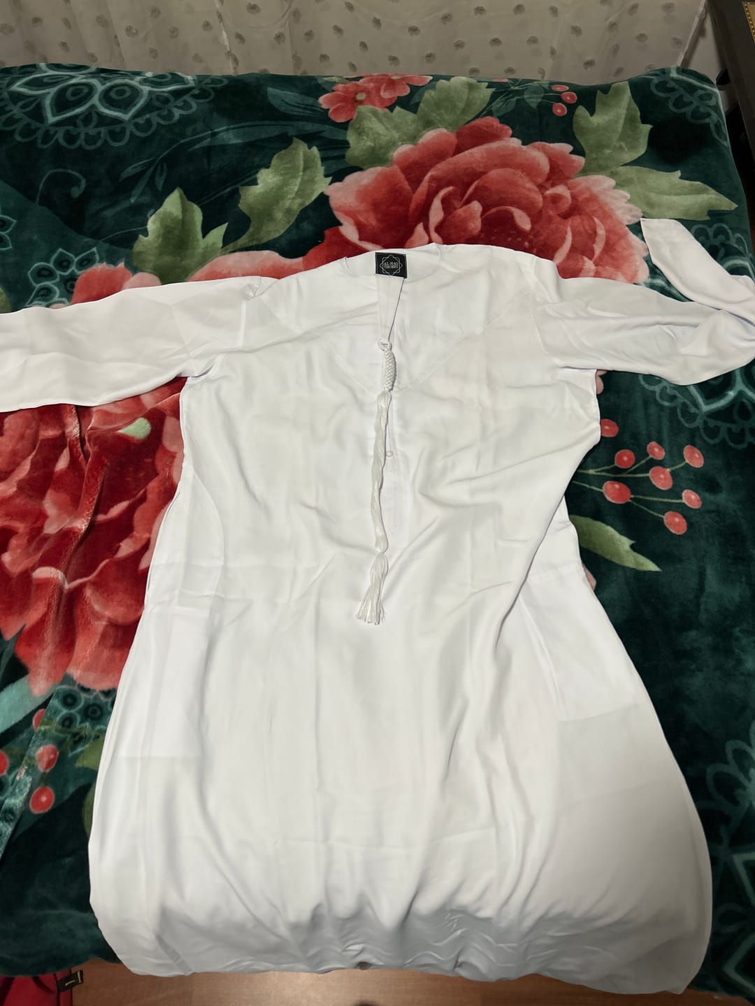 Customer photo review of Luxury White Zibda Lightweight Emirati Thobe