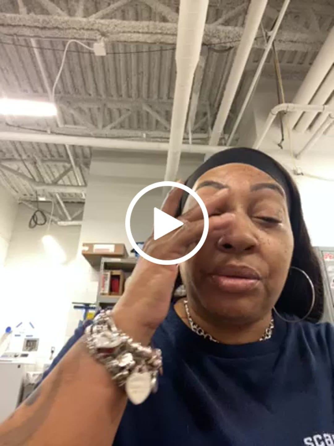 Customer video review of Custom Photo Memorial Necklace/Keychain "I Will Carry You With Me” - N001
