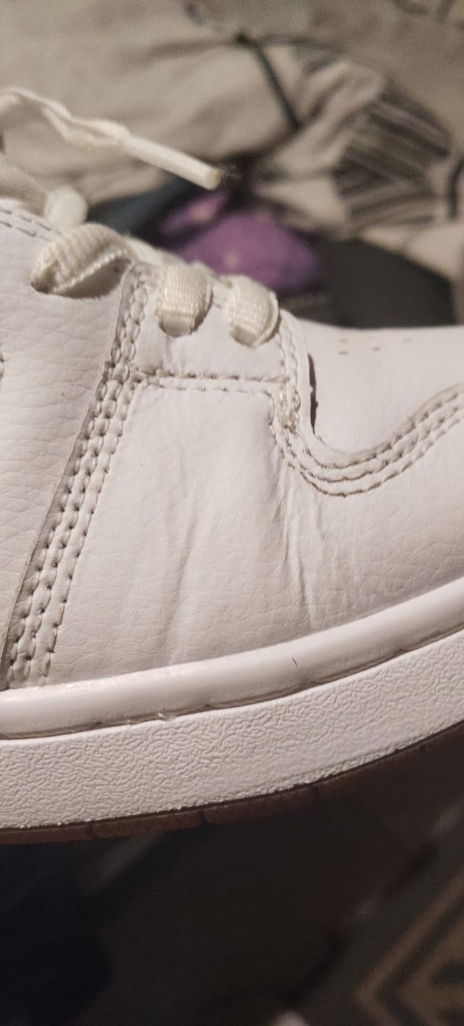 Customer photo review of Zapatilla Dc Manteca 4 Hombre Blanco -  Suela Blanco - Gum