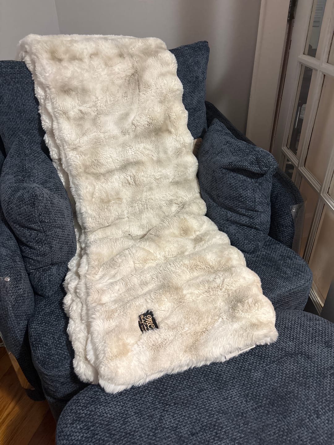 Customer photo review of Extreme Ultra Cloud Ancient Scroll Blanket
