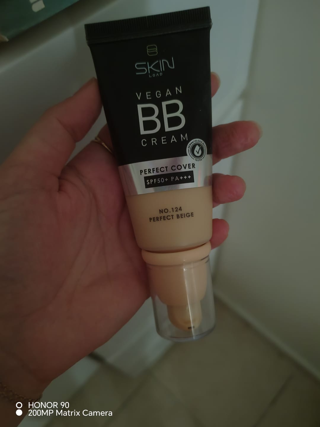 Customer photo review of كريم بي بي سكين لود بيرفكت كفر النباتي بيرفكت بيج رقم ١٢٤ - ٥٥ مل