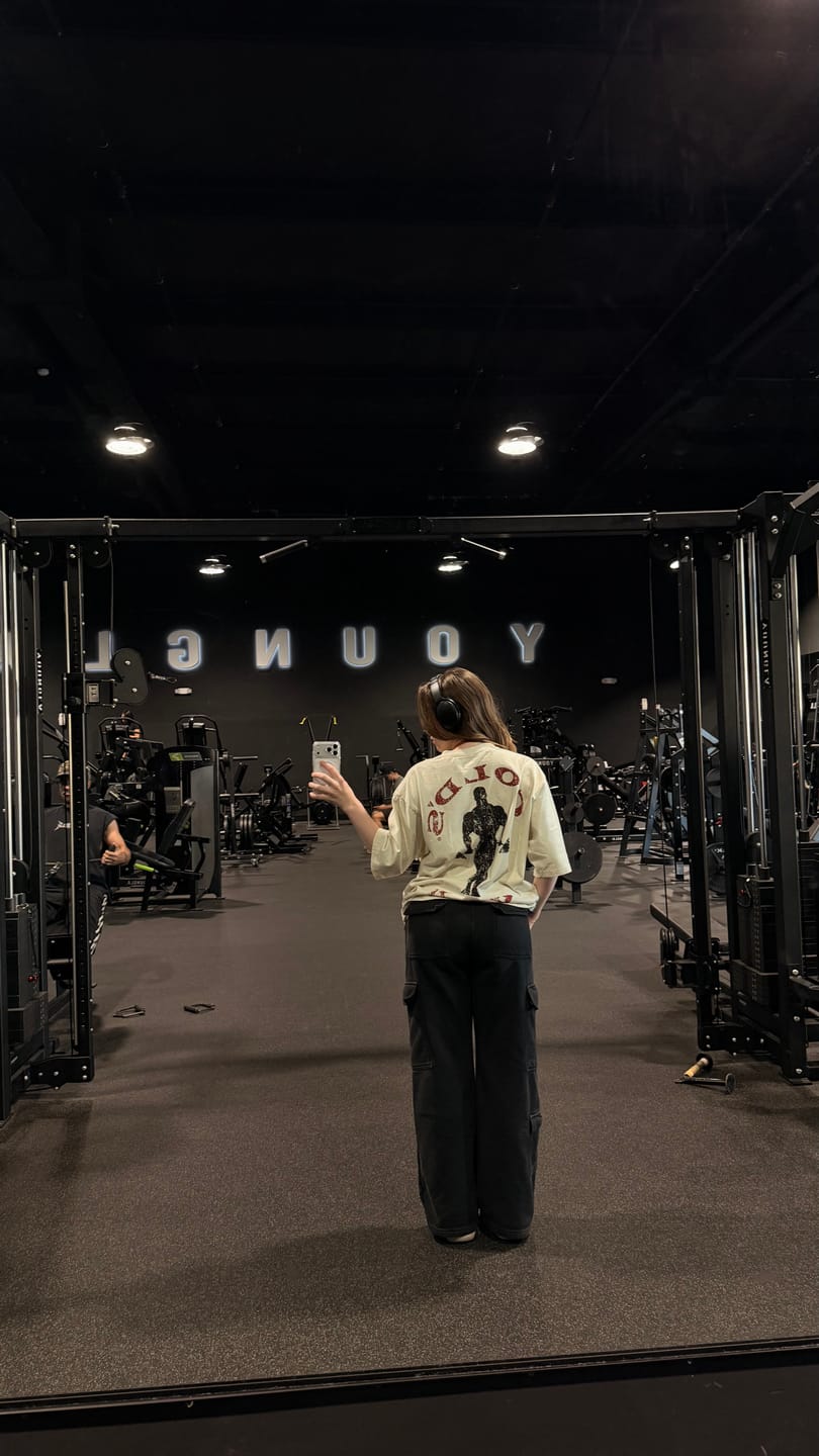 Customer photo review of 4002 - Golds Gym New Age Tees