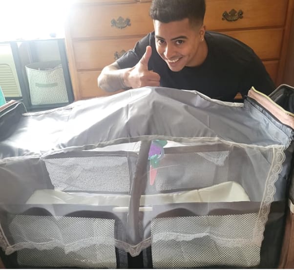 Customer photo review of Mochila Cambiador con Cuna Plegable para Bebé
