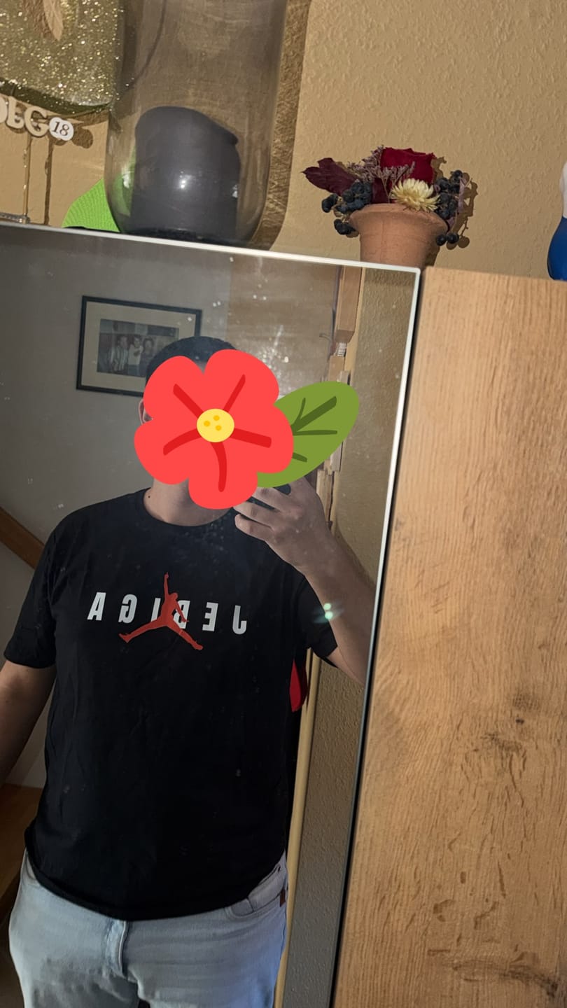 Customer photo review of Jebiga, Premium T-Shirt