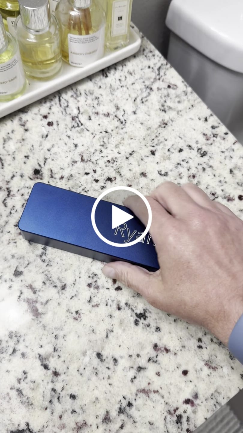 Customer video review of Weekly Case