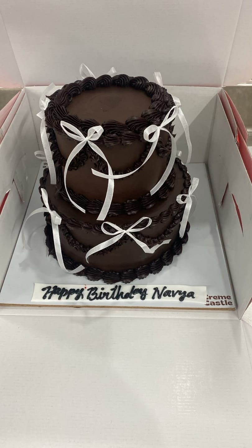 Customer photo review of Aesthetic Vintage Celebration Cake