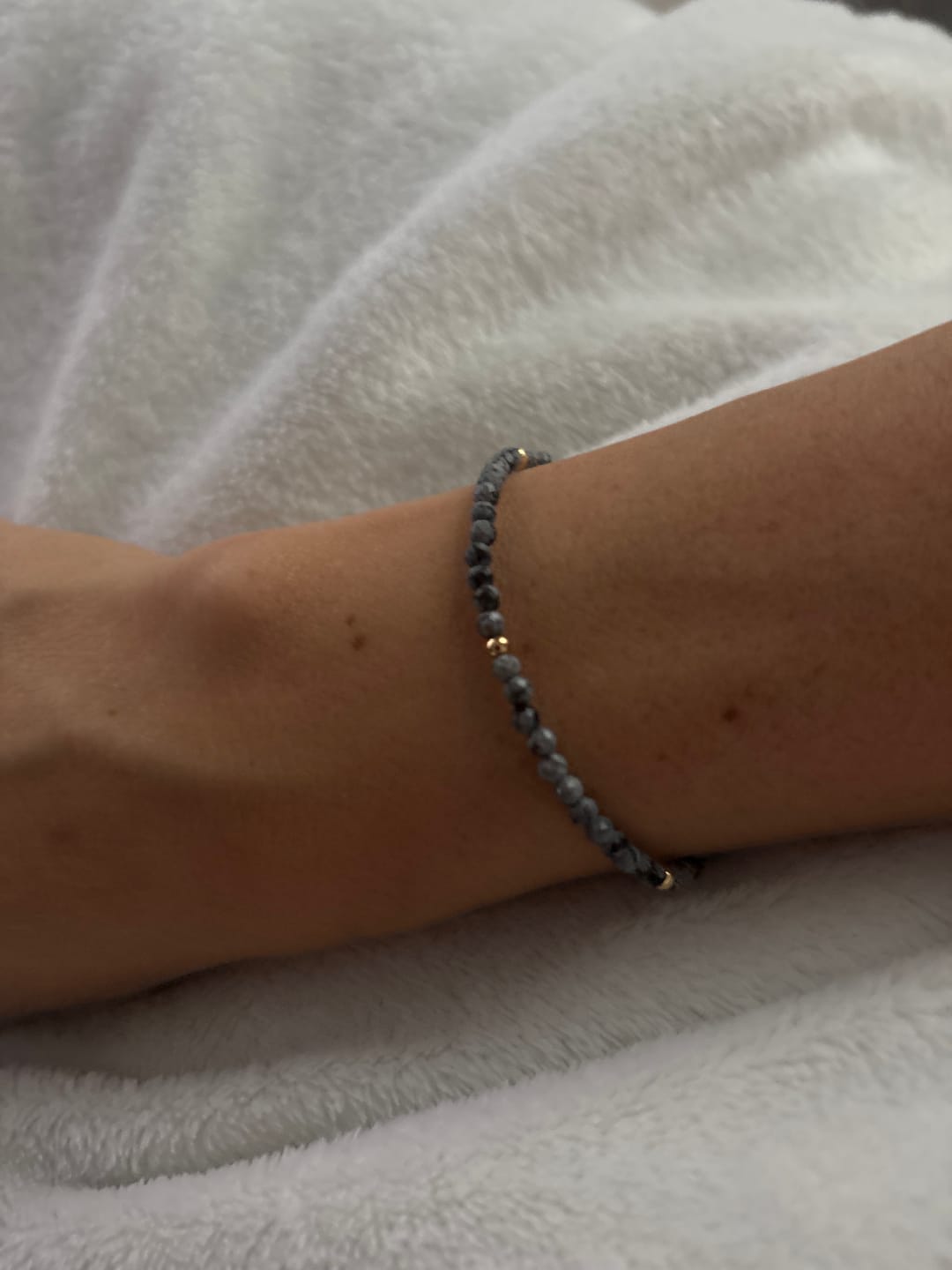 Customer photo review of Obsidian Armband - Schneeflocken Obsidian