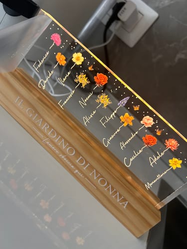Customer photo review of lI giardino di Nonna - LED Supporto con fiori di nascita per Mamma e Nonna