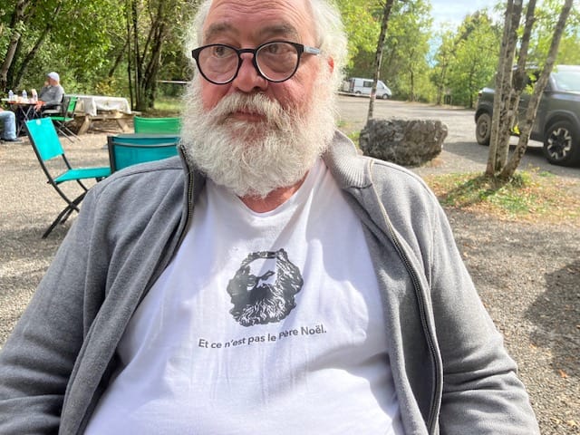 Customer photo review of T-shirt Unisexe 100% Coton Bio Et ce n'est pas le Père Noël