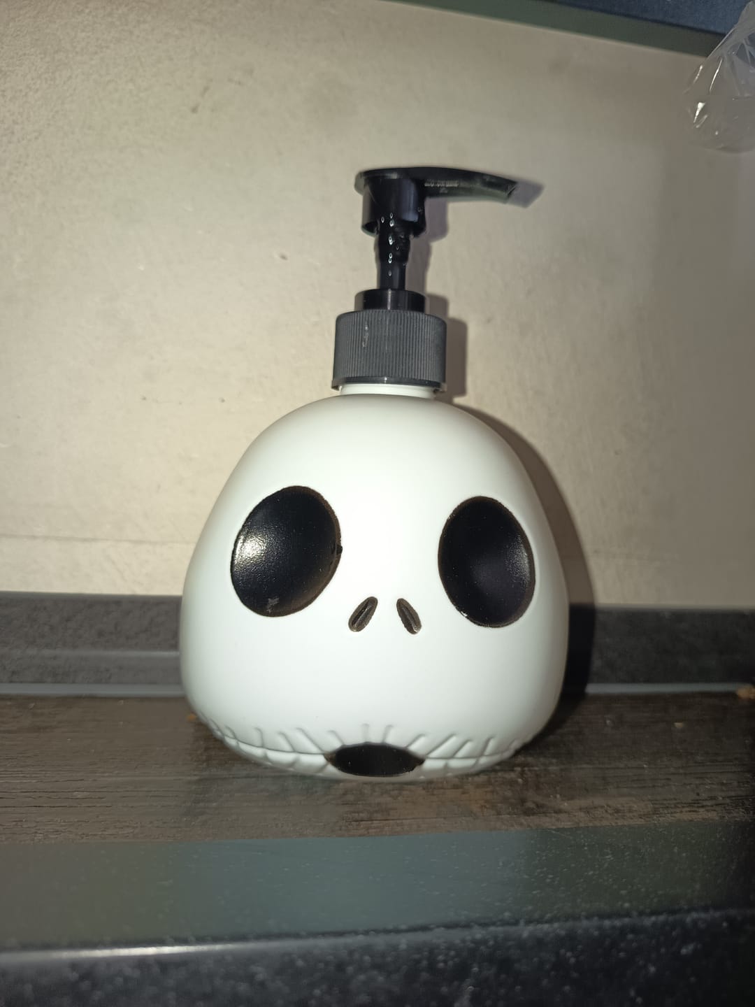 Customer photo review of Nightmare Before Christmas Hand- & Body Wash – Pflegeseife im Pumpspender 500 ml