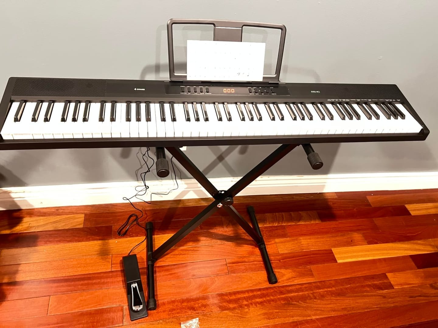 Customer photo review of Donner DEP-07 Piano digital portátil de 88 teclas semipesadas