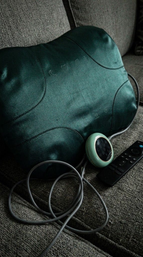 Customer photo review of FYROST Vesper — Smart Anti-Snore Pillow