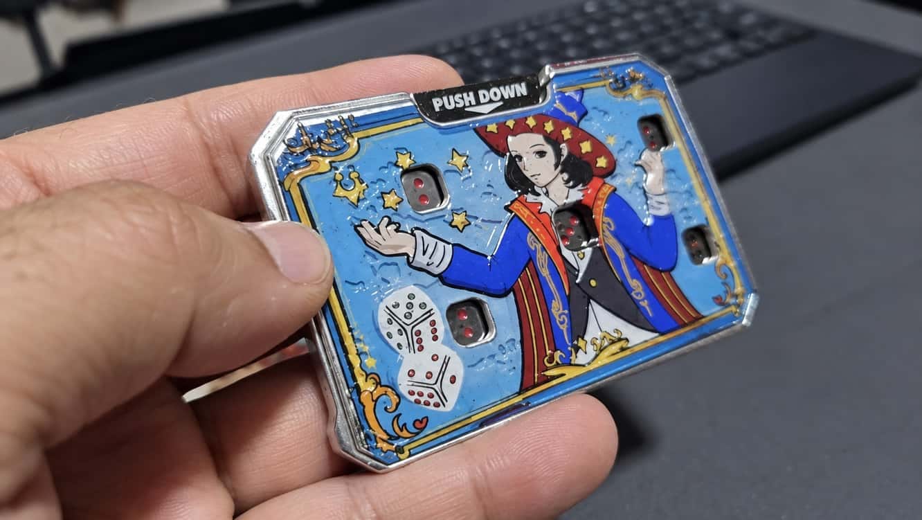 Customer photo review of Mechanical Dice Card