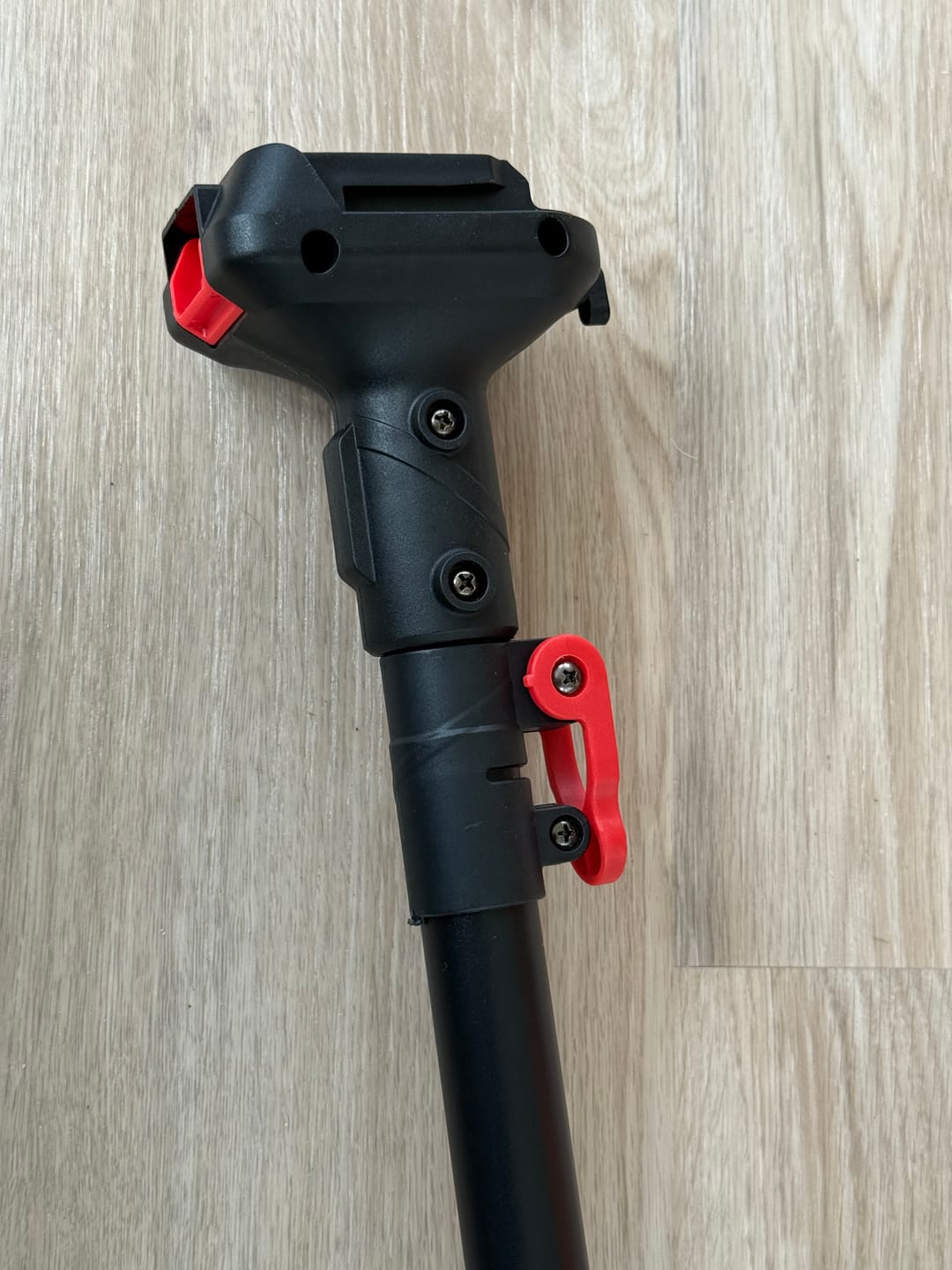 Customer photo review of 2-in-1 Cordless Pole & Handheld Chainsaw Kit, 8-Inch Brushless, 1.7M Telescopic Pole