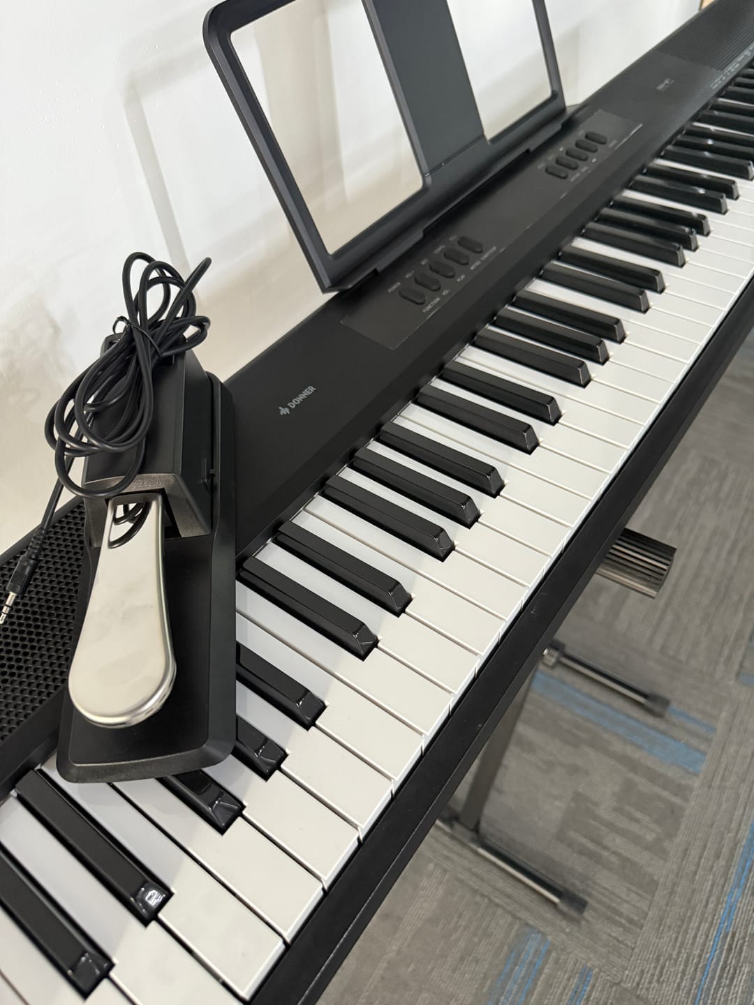 Customer photo review of Donner DEP-07  Piano numérique portable semi-lesté à 88 touches