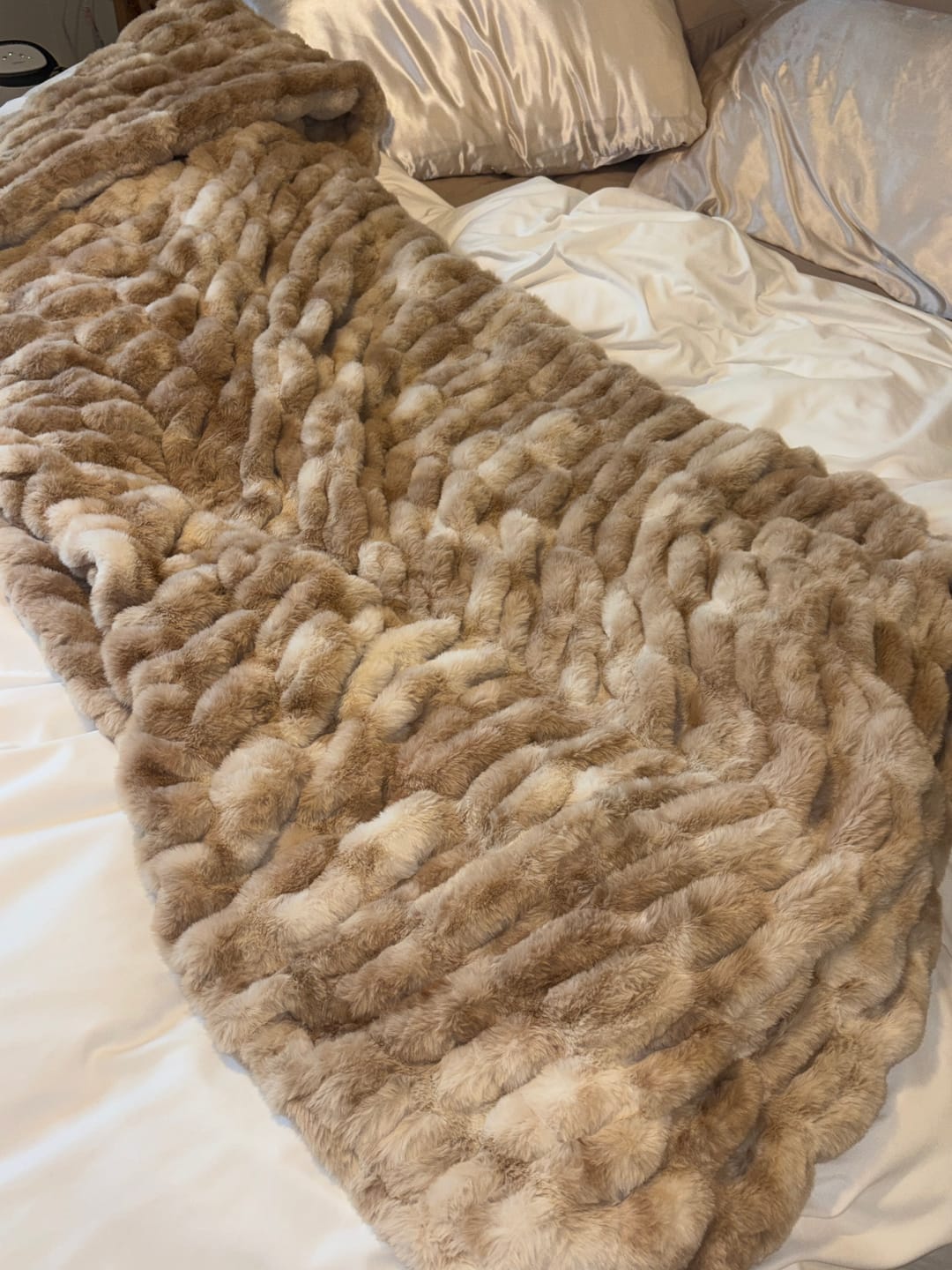 Customer photo review of Hugs Cotton Candy Caramel Blanket