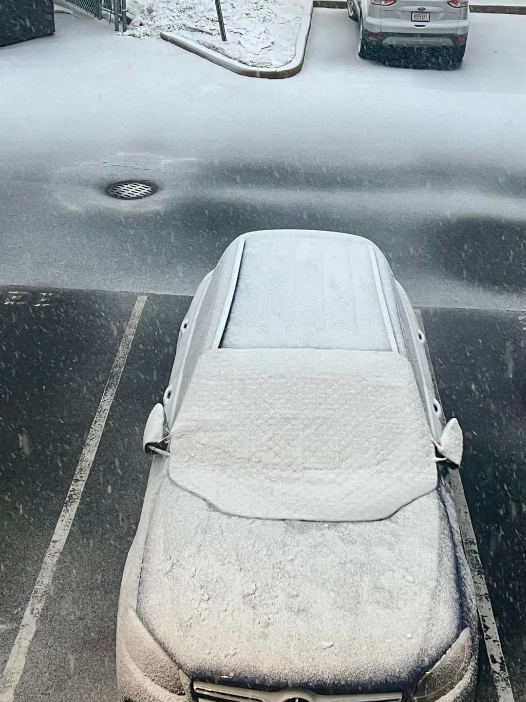 Customer photo review of Magnetic Windshield Cover - All-Season Sun, Snow & Frost Protector for Cars, SUVs & Trucks