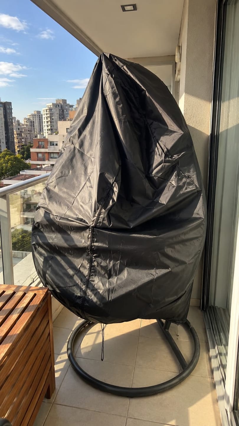 Customer photo review of Capa Impermeável para Cadeira de Balanço Egg Durável