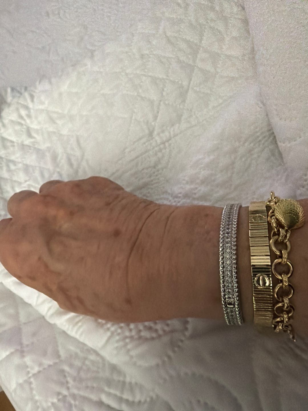 Customer photo review of 18K Celestial Perl̩e Diamonds One Row Bracelet