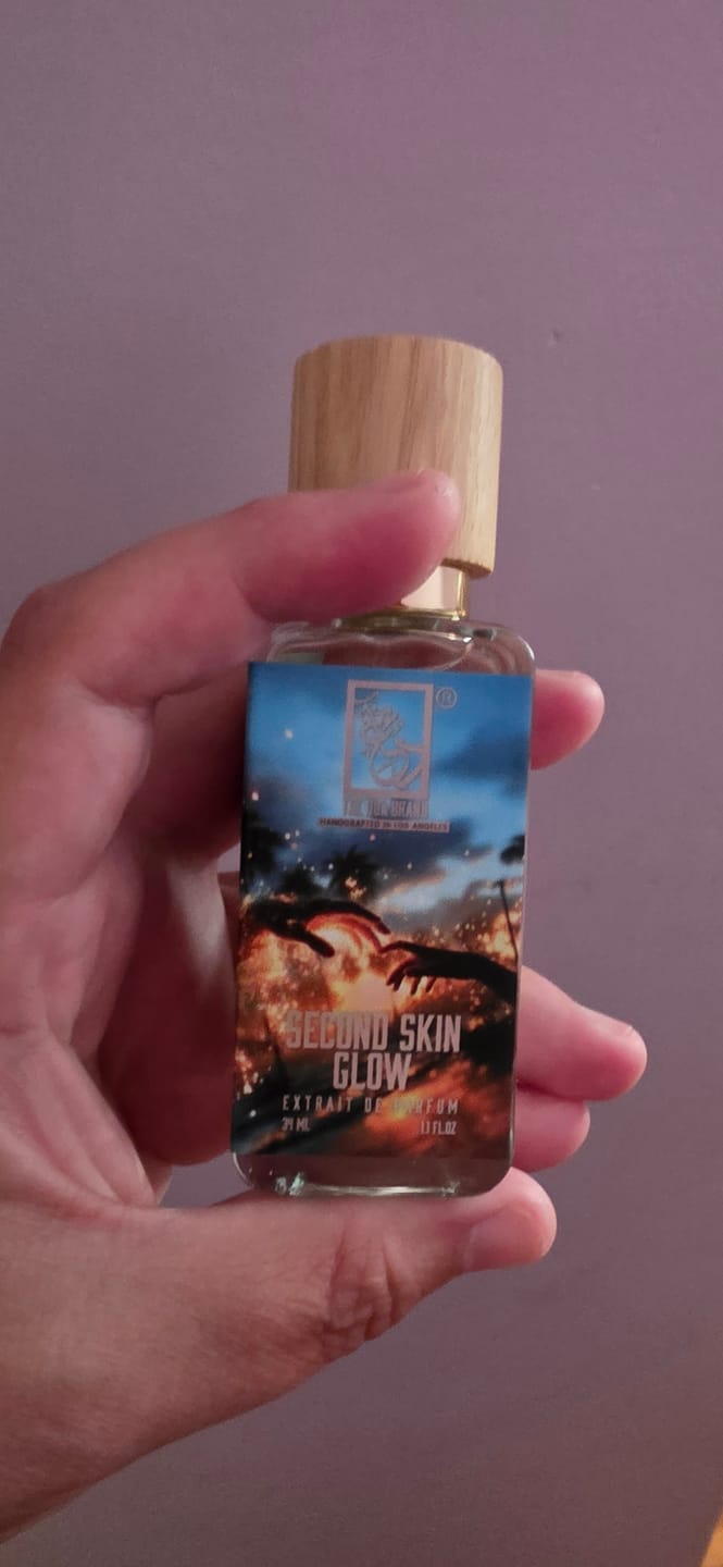 Customer photo review of Second Skin Glow