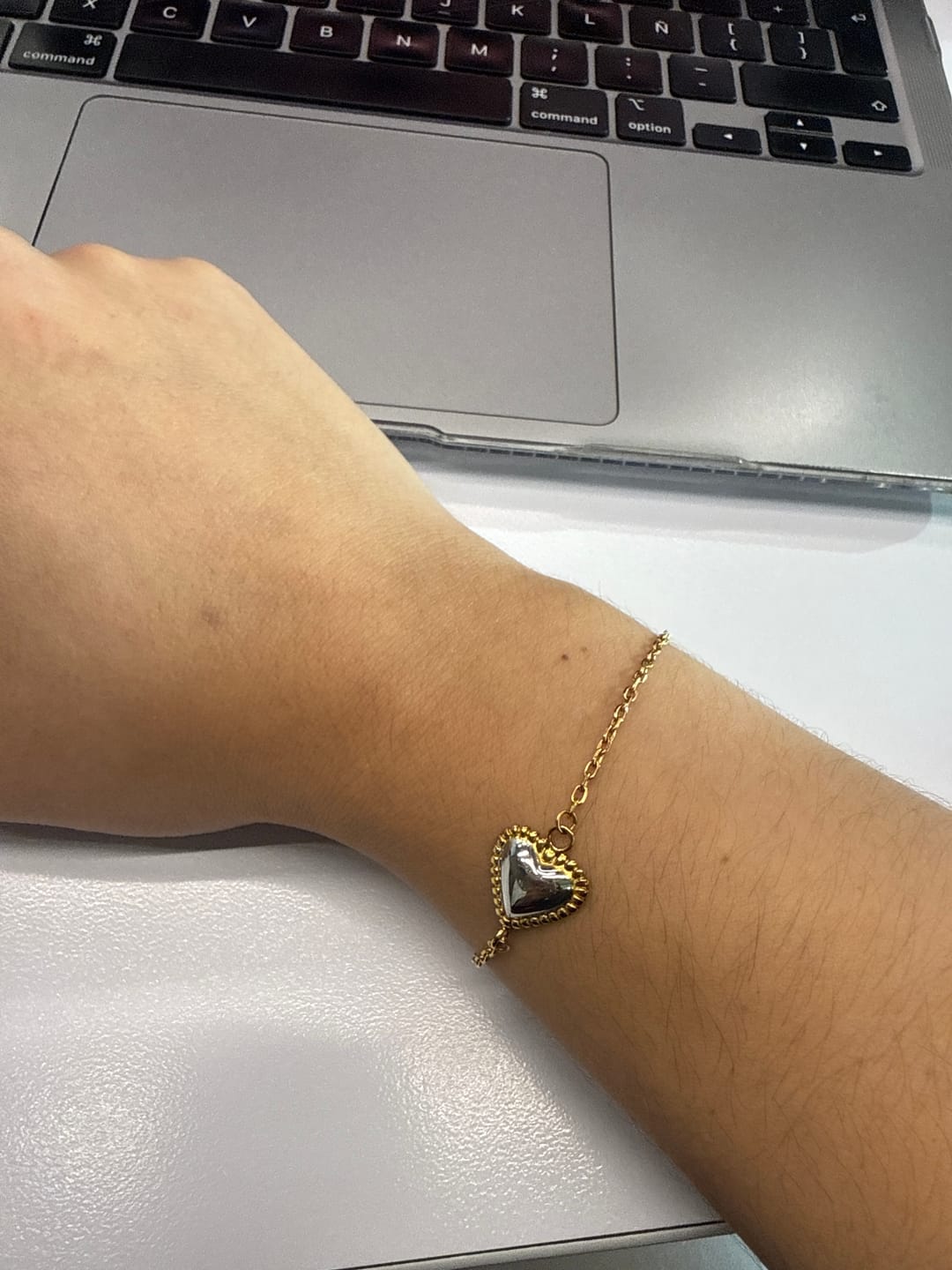 Customer photo review of Pulsera Con Corazon Centro Plateado
