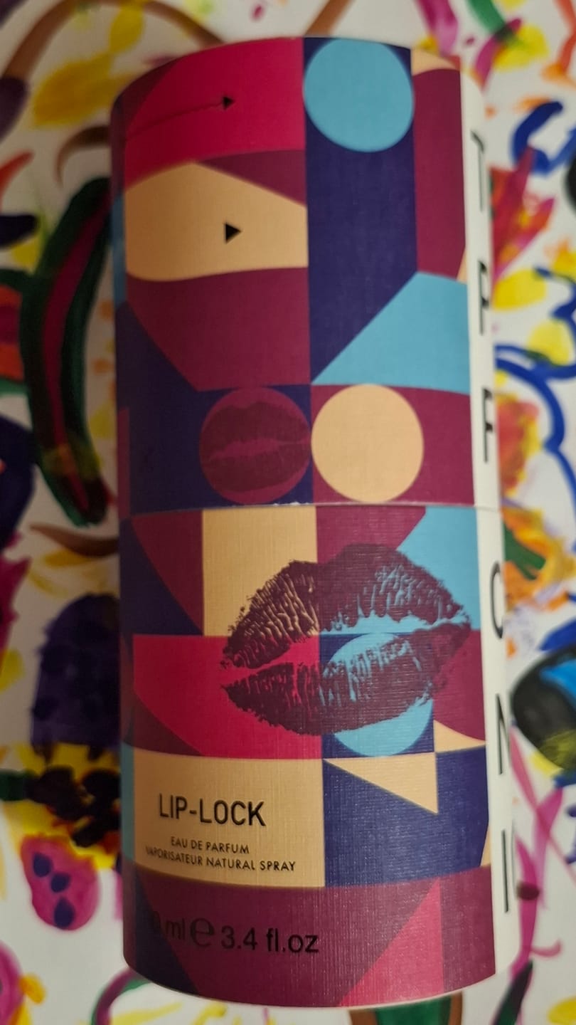 Customer photo review of THE PERFUME CONNECTION - LIP-LOCK
