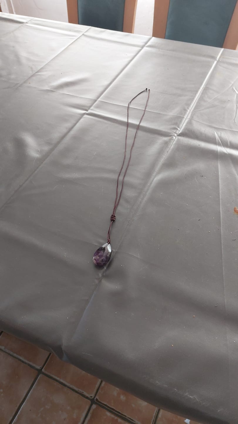 Customer photo review of Amethyst Halskette - Perle mit Stoffkette