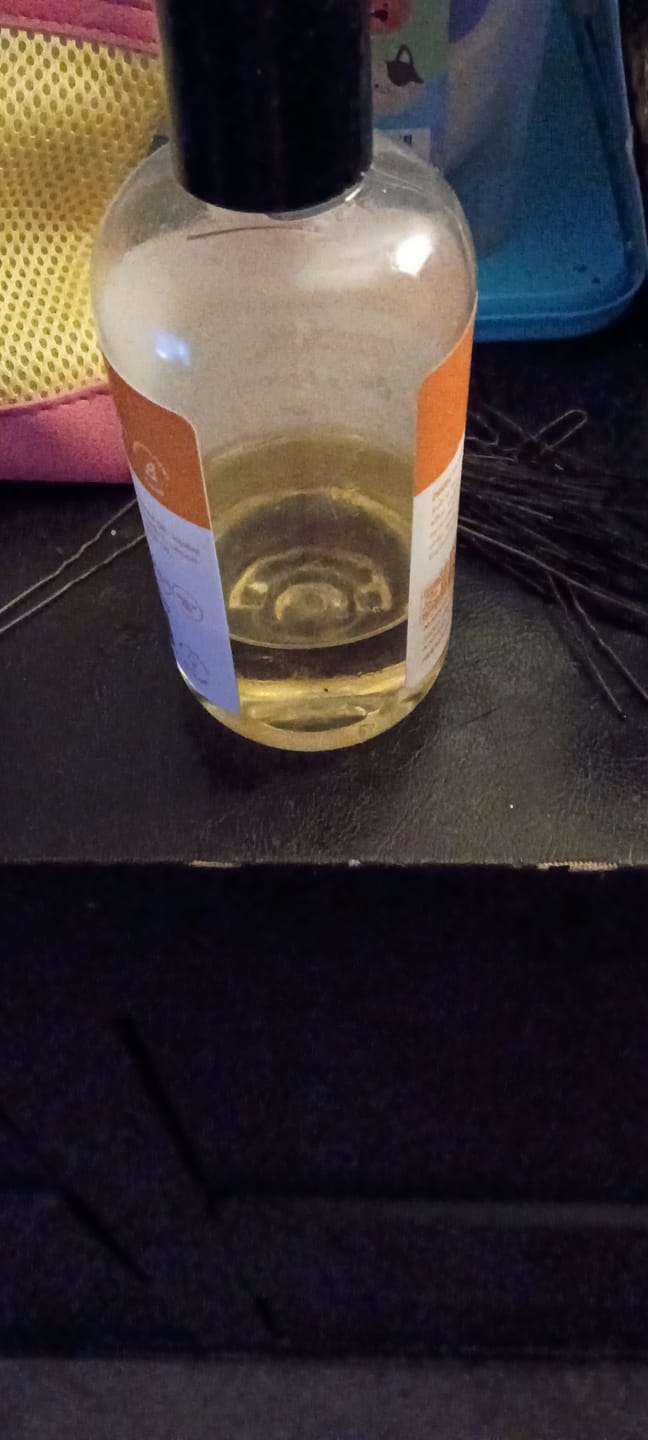 Customer photo review of Body Splash - Skin Smoothing Body Oil  (Pineapple Creme)