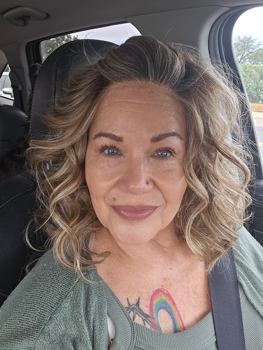 Customer photo review of BOMBSHELL BEAUTY - Walnut Latte