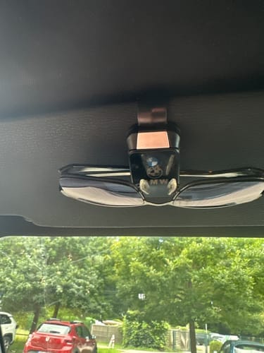 Customer photo review of Multifunktionaler Clip und Halter für Auto-Brillen