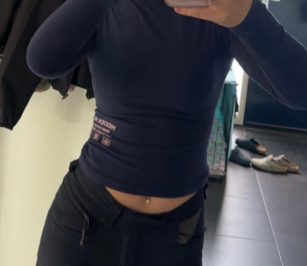 Customer photo review of LABEL LONGSLEEVE TOP NAVY/LIGHT PINK