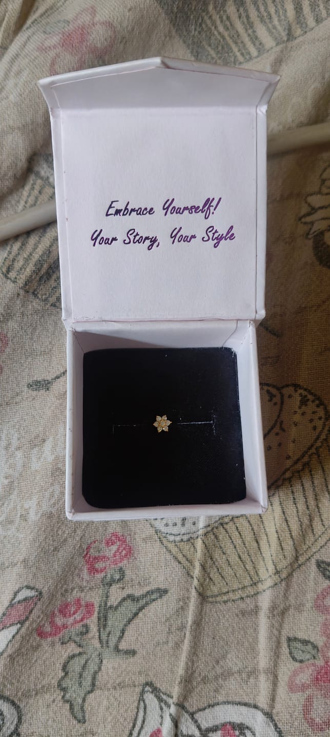 Customer photo review of Floral Radiance Screw Nose Pin