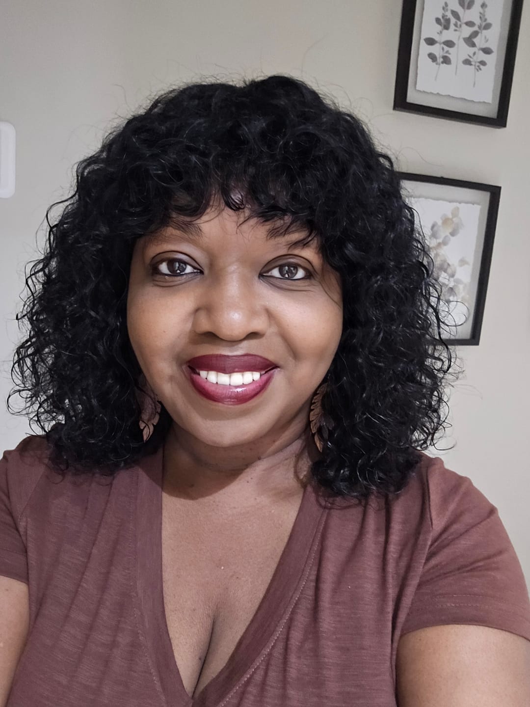 Customer photo review of Shake N Go Golden 100% Human Hair Full Wig - MAEVE