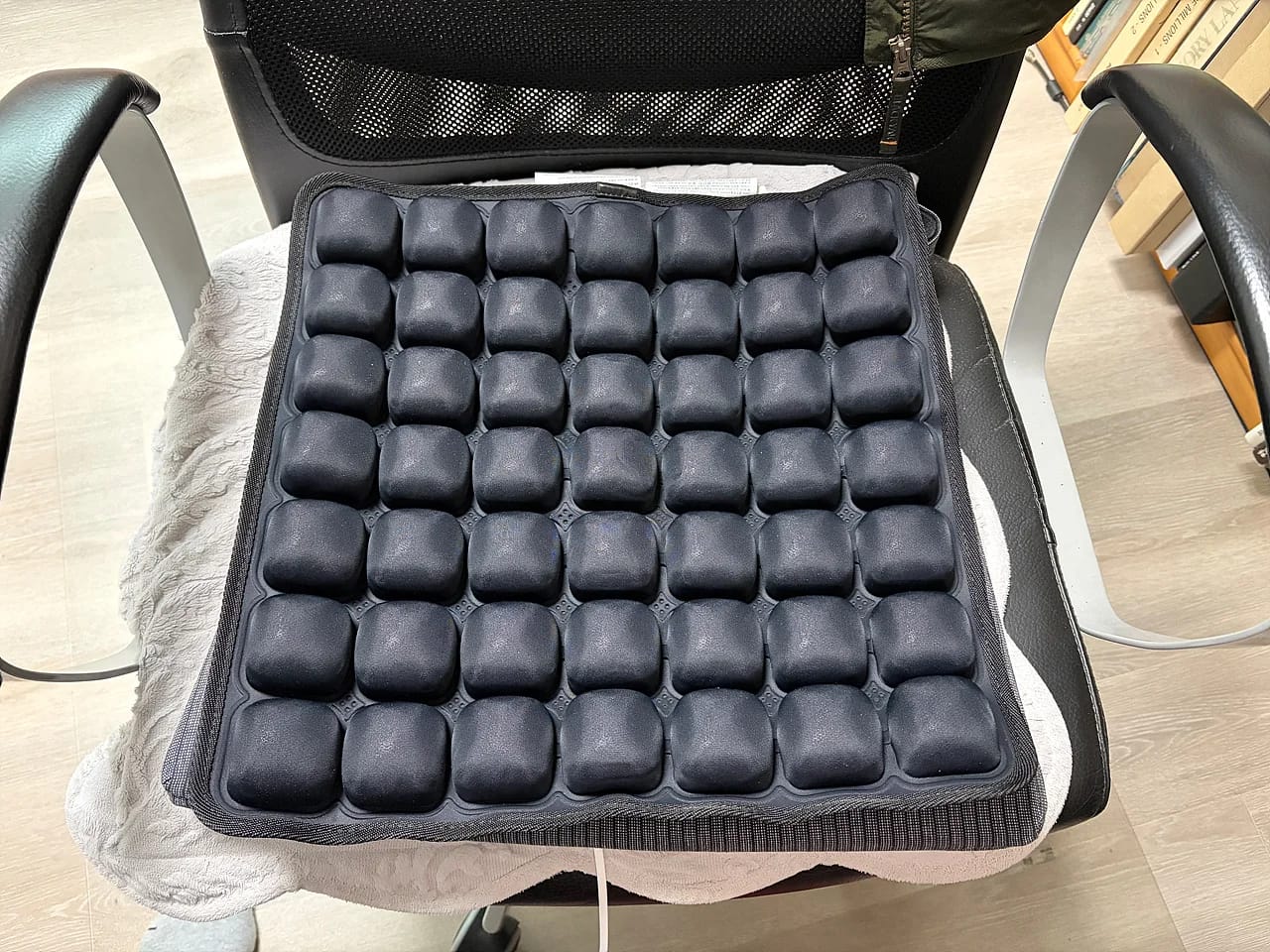 Customer photo review of THE LUREXO CUSHION