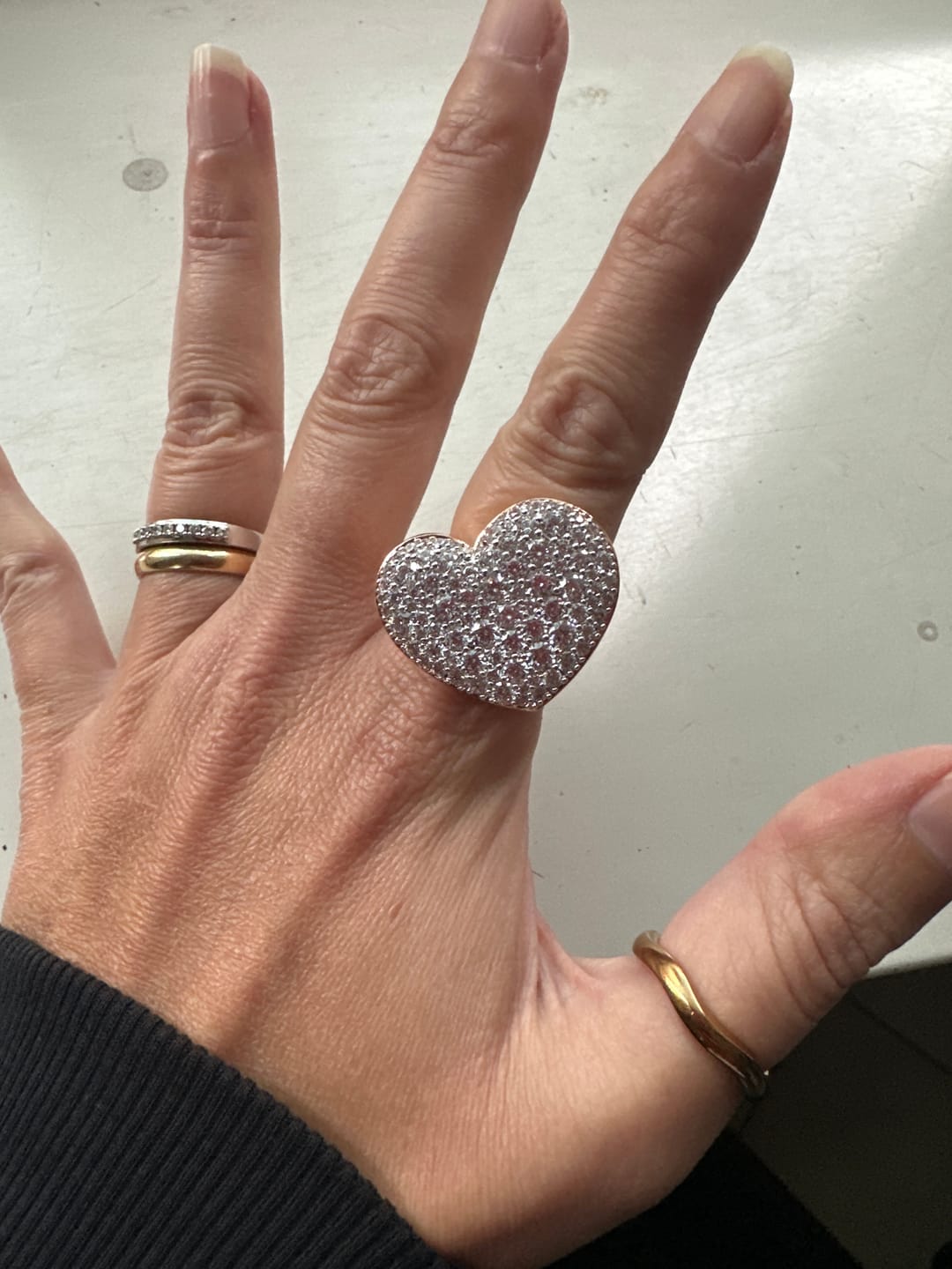 Customer photo review of Anello Chevalier Cuore con Pavé in Cubic Zirconia