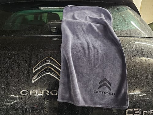Customer photo review of Personalisierte Mikrofaser-Tücher: Schnelle Entfernung von Flecken im Auto