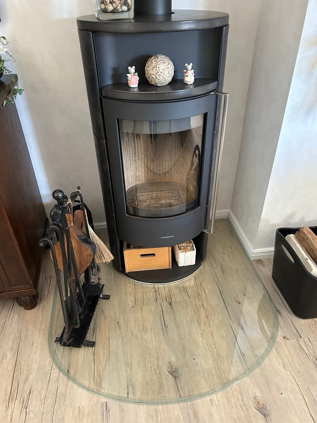 Customer photo review of Glasplatte Kamin, Funkenschutzplatte Glas für Kaminofen - Rundbogen