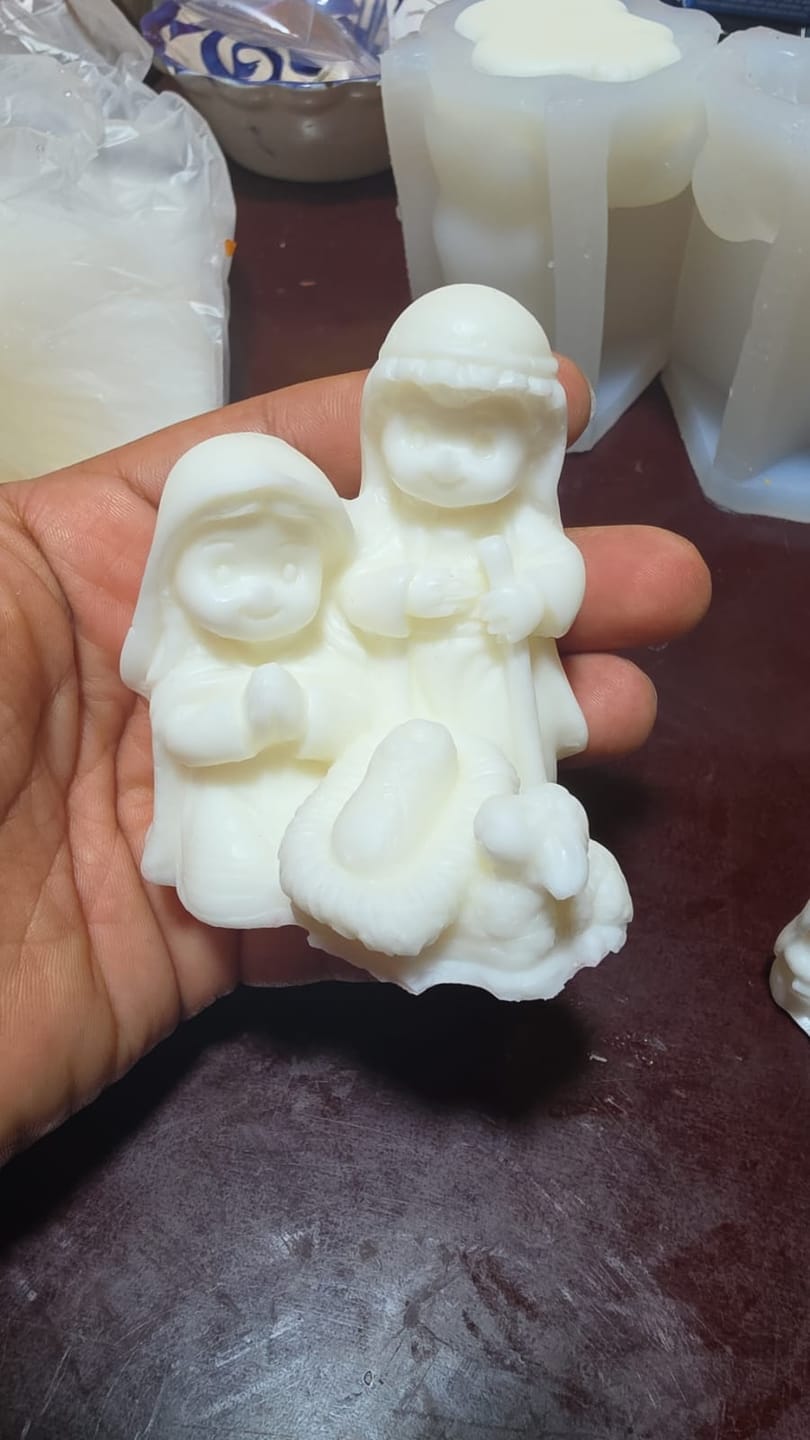 Customer photo review of ✨ Cera Premium Lista para MOLDE – Ideal para Velas de molde ,Waxmelts y figuras decorativas