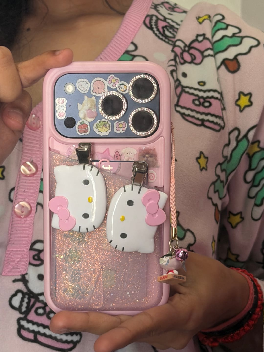 Customer photo review of Flex Pouch - iPhone 17