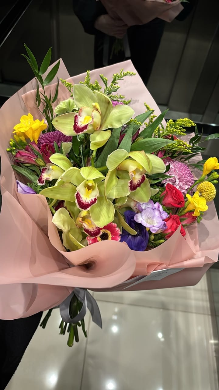 Customer photo review of Ramo Floral Orquídea