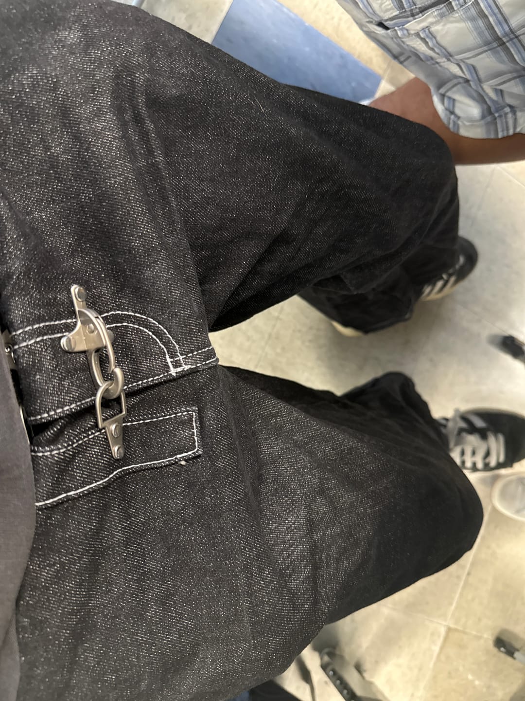 Customer photo review of Aelfric Eden Metal Button Raw Baggy Barrel Jeans