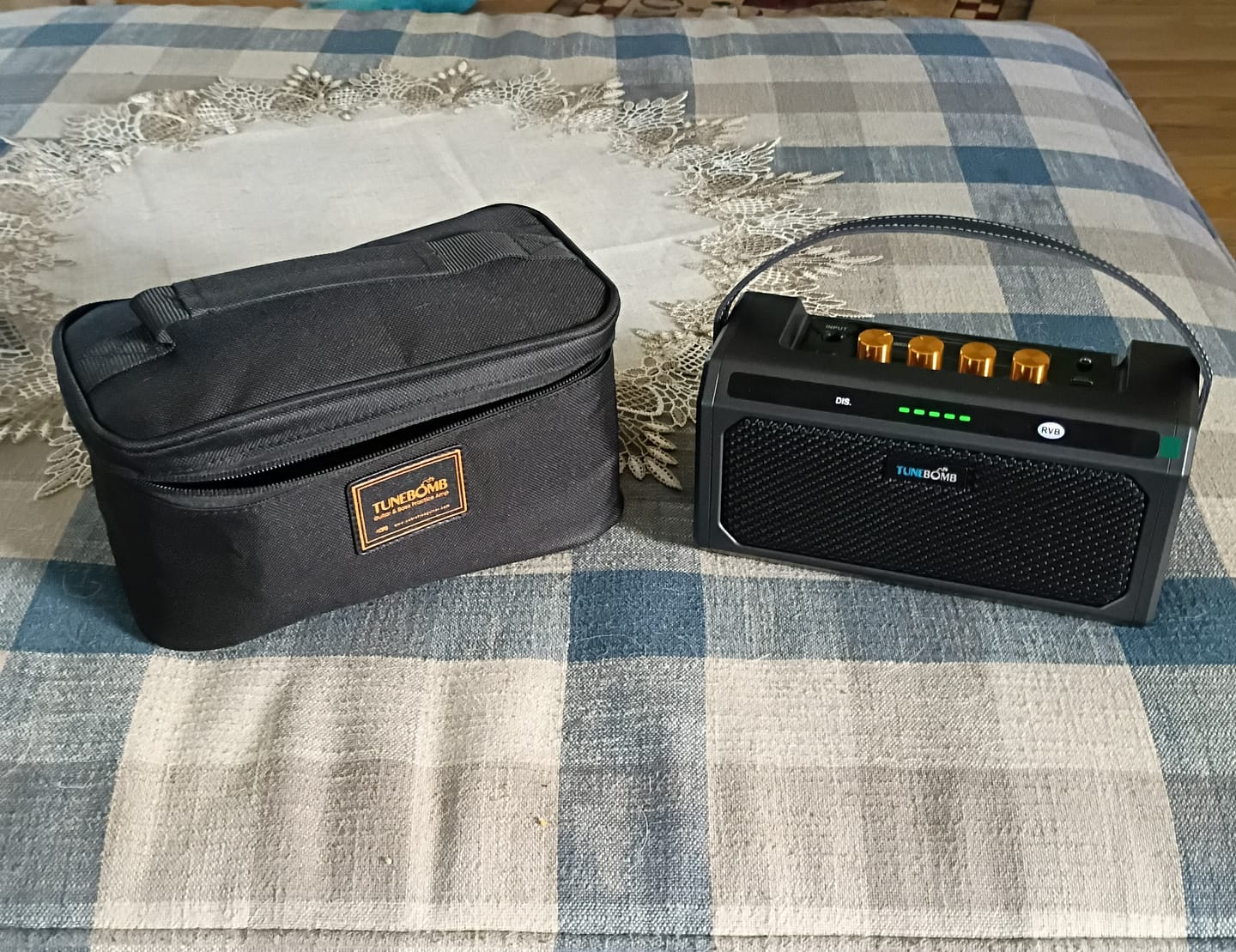 Customer photo review of TuneBomb: 10W Rechargeable Mini Amp for Guitar & Bass